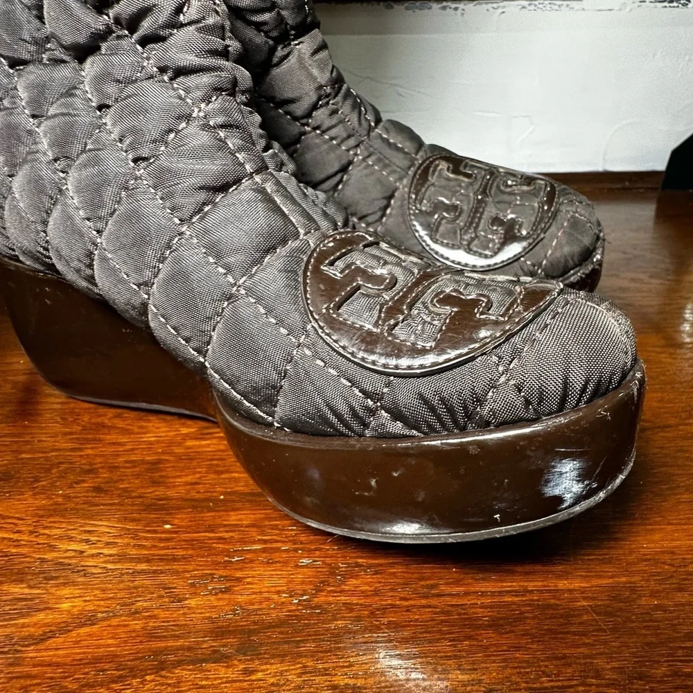 Tory Burch Gigi Quilted Nylon Wedge Boots Size 6.5 Brown